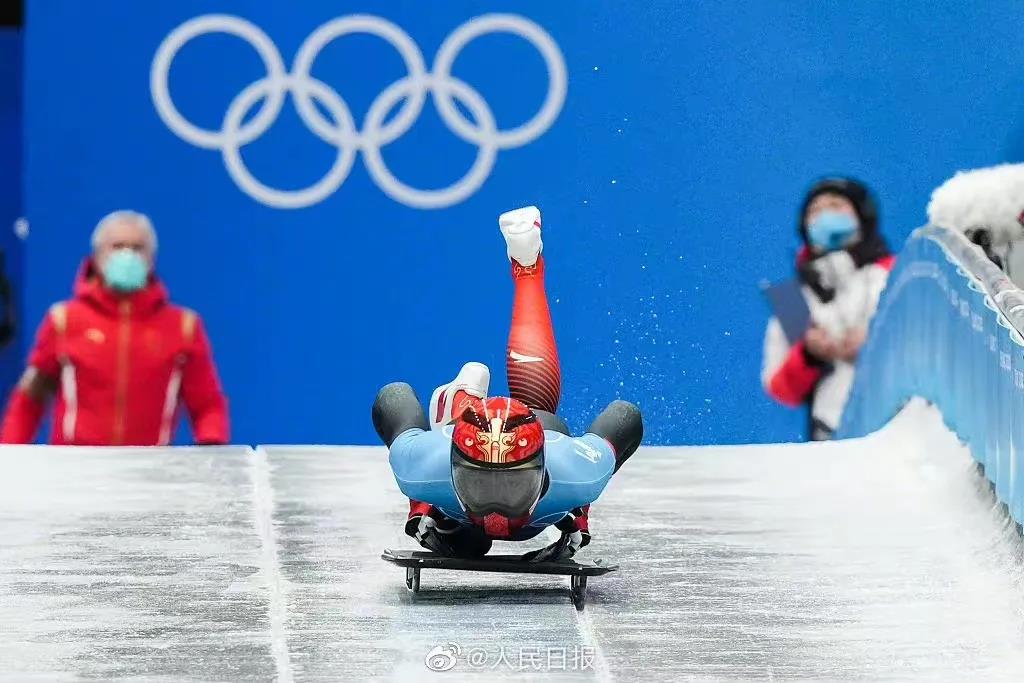 钢架雪车历史突破，北体学子赛出风格